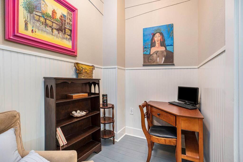 Beachy Bungalow! 2Bd, King Bed ガルベストン エクステリア 写真