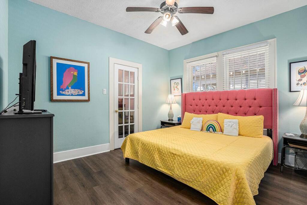 Beachy Bungalow! 2Bd, King Bed ガルベストン エクステリア 写真
