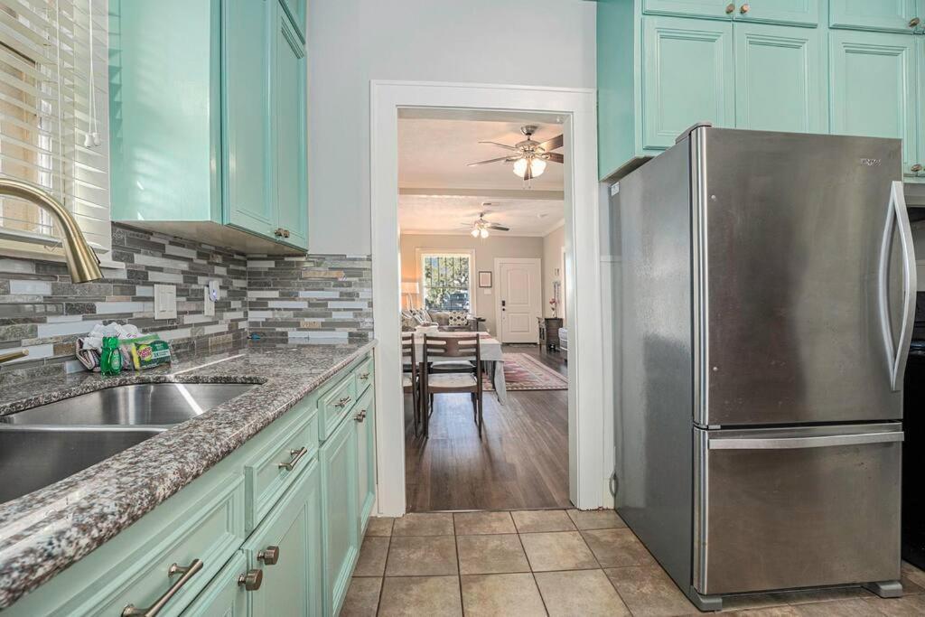 Beachy Bungalow! 2Bd, King Bed ガルベストン エクステリア 写真