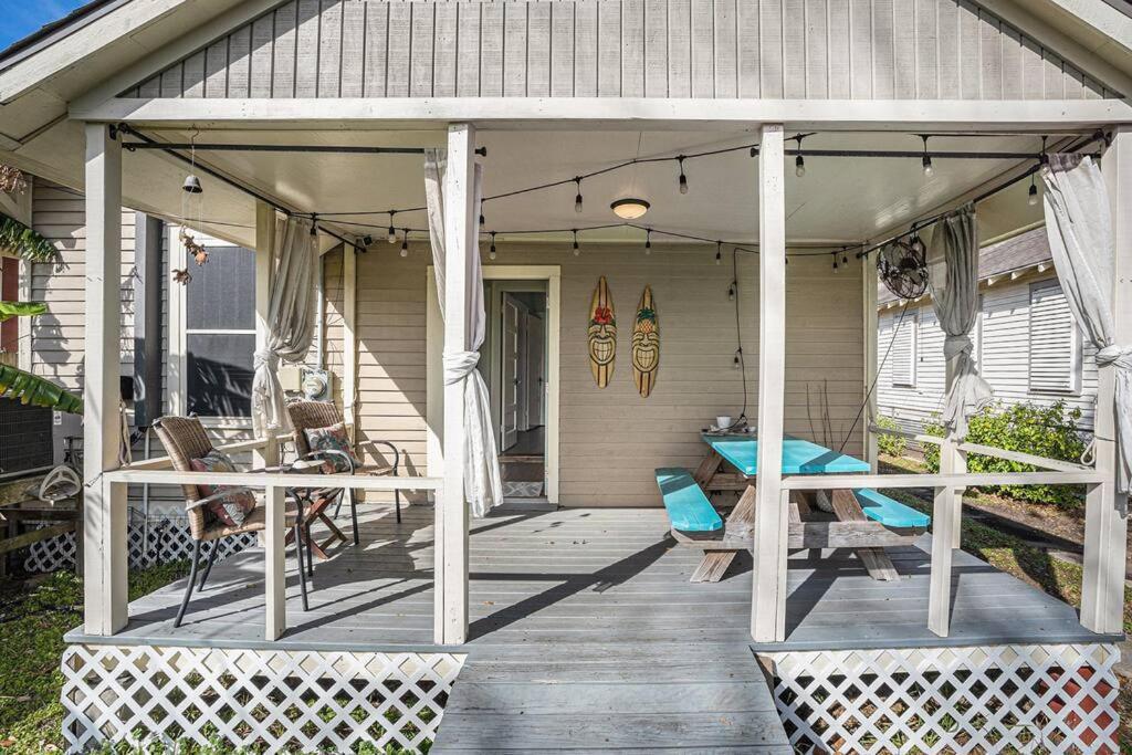 Beachy Bungalow! 2Bd, King Bed ガルベストン エクステリア 写真