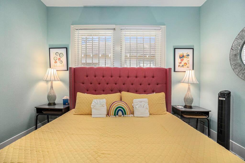 Beachy Bungalow! 2Bd, King Bed ガルベストン エクステリア 写真